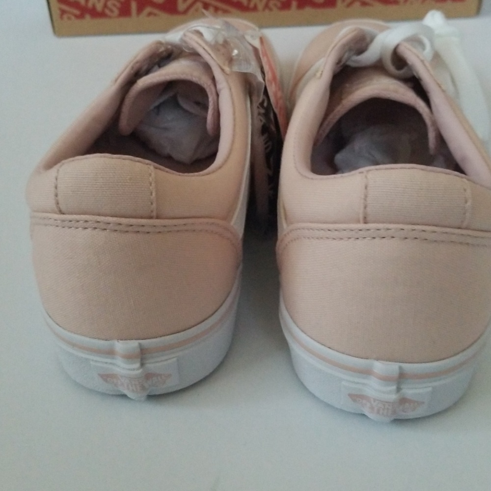 NWT Vans w/ xtra Shoe Laces - Picture 3 of 5